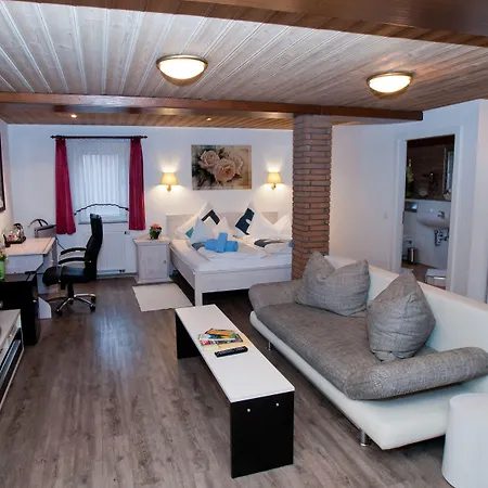 מלון Landgasthaus Bonn 3*