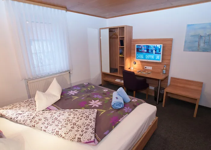 فندق Landgasthaus Bonn 3*